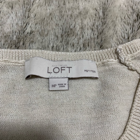 Ann Taylor Loft lightweight crew neck sweater - Picture 2 of 4